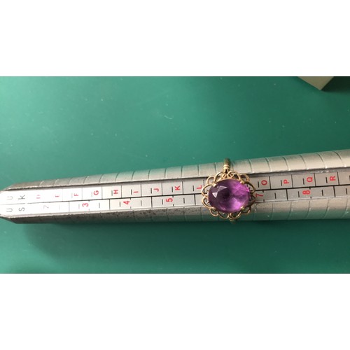 291 - 9ct gold amethyst ring weight 2.35g