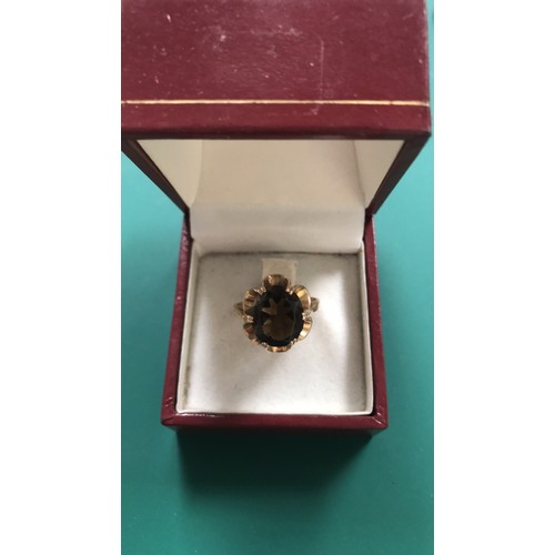 289 - 9ct ring weight 3.21g