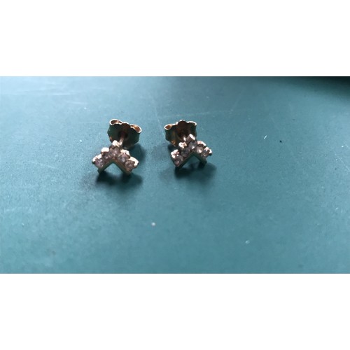 294 - 14ct gold earrings weight 1.25g