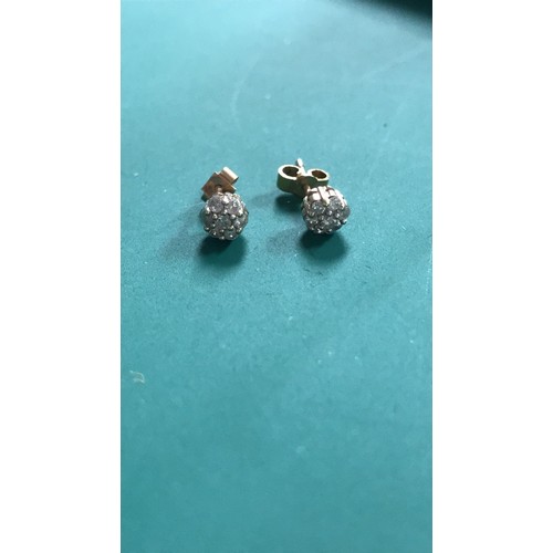 290 - 9ct gold earrings with diamonds weight 0.93g