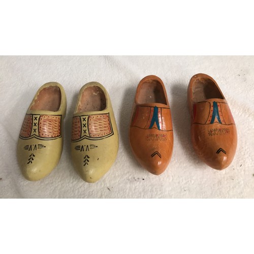 654 - Two pairs of dutch clogs