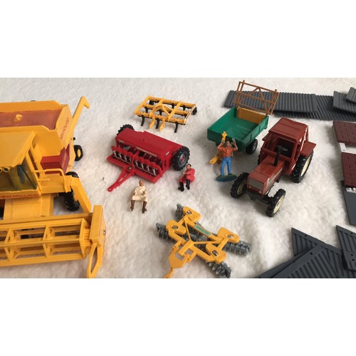 666 - Selection of good quality Britains farm models