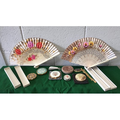 83 - COLLECTION OF COMPACTS / FANS AND PILL BOXES  INCLUDING STRATTON