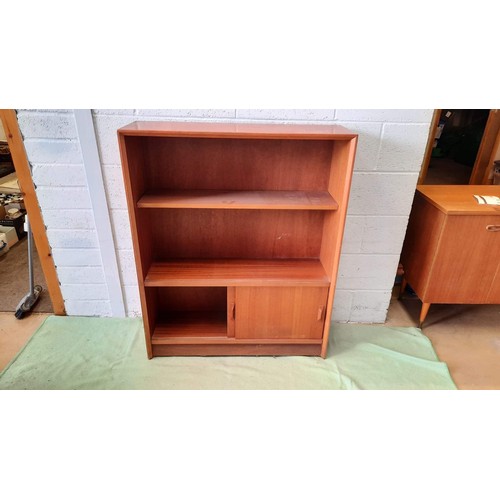 139 - Retro shelving unit with sliding door cupboard