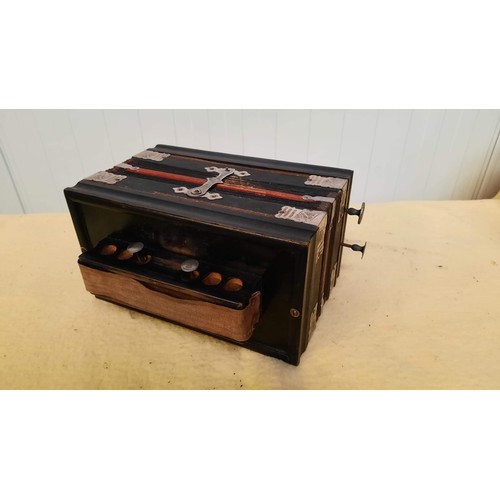 113 - vintage musical squeeze box