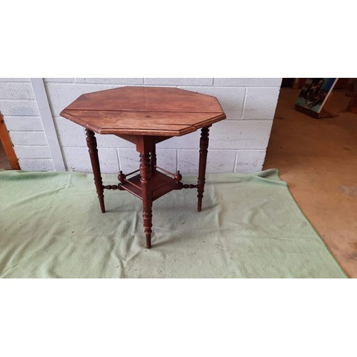 156 - octagonal occasional table with gallery base h-71 cmw-76 cmd-76 cm