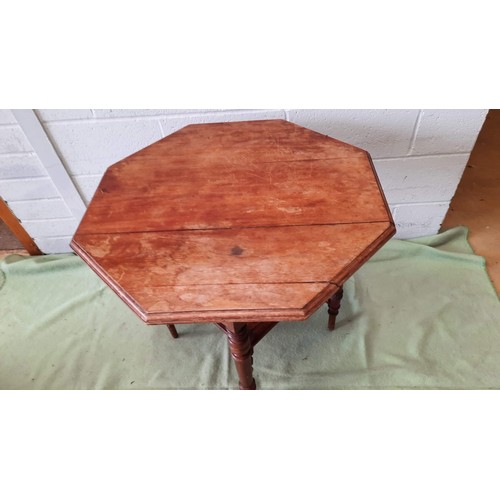 156 - octagonal occasional table with gallery base h-71 cmw-76 cmd-76 cm