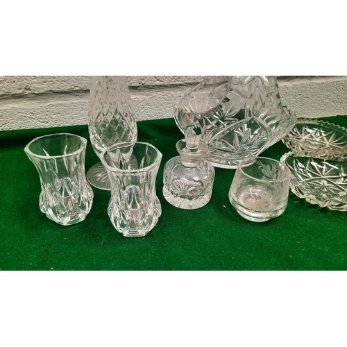 209 - MIXED GLASS WARE