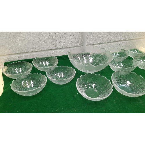 217 - GLASS FRUIT BOWL SET