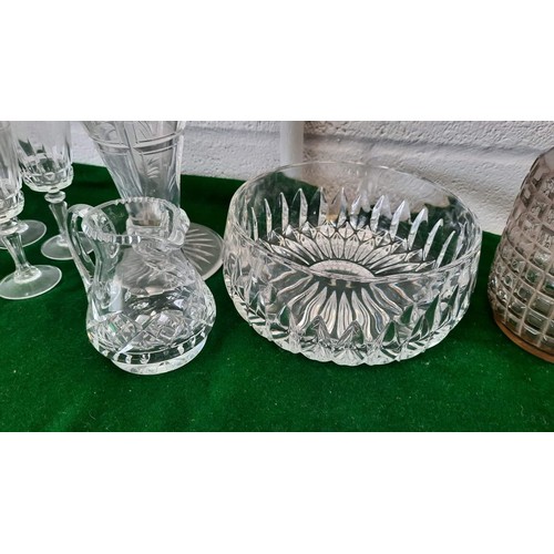 246 - MIXED GLASS WARE