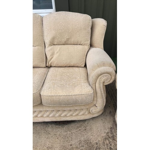 224 - CREAM 3 X 1 X 1 SOFA SUITES