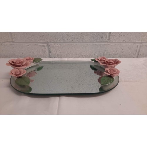 262 - WALL MIRROR WITH FLOWERS