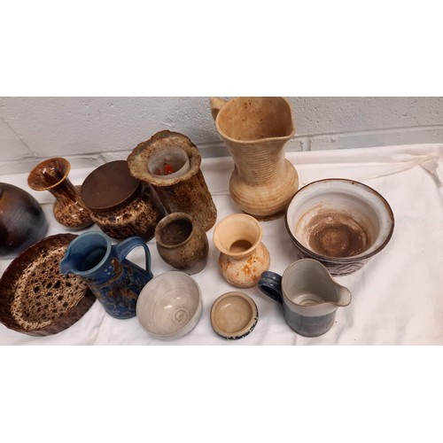 277 - COLLECTION OF STUDIO WARE