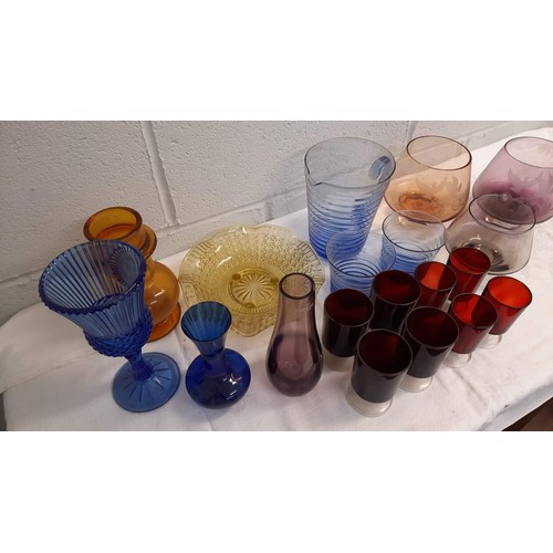 289 - MIXED COLOURED GLASS WARE