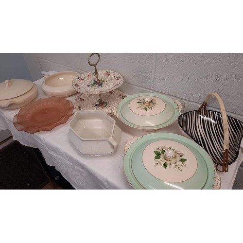 320 - MIXED TABLE WARE