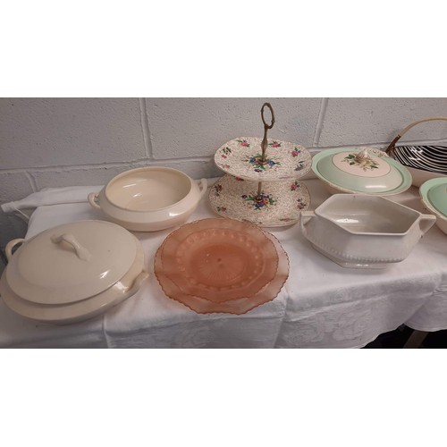 320 - MIXED TABLE WARE