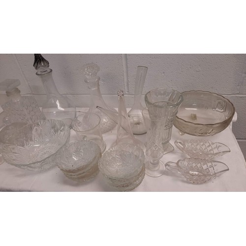 339 - MIXED CLEAR GLASS TABLE WARE