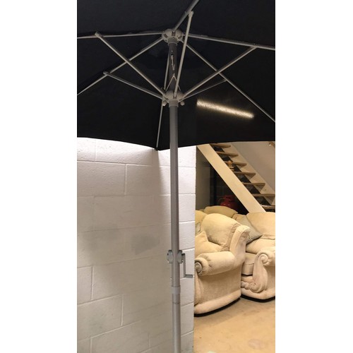 301 - GARDEN PARASOL WITH WINDING ACTION