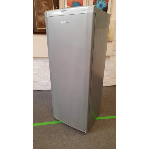 559 - TALL GREY FINISH BEKO FRIDGE NEEDS HANDLE