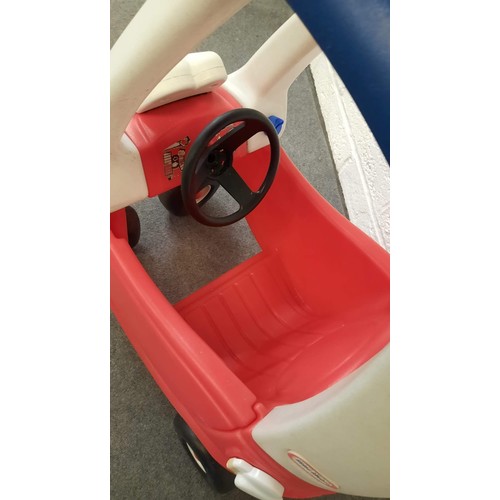 558 - LITTLE TIKES CAR IN RED