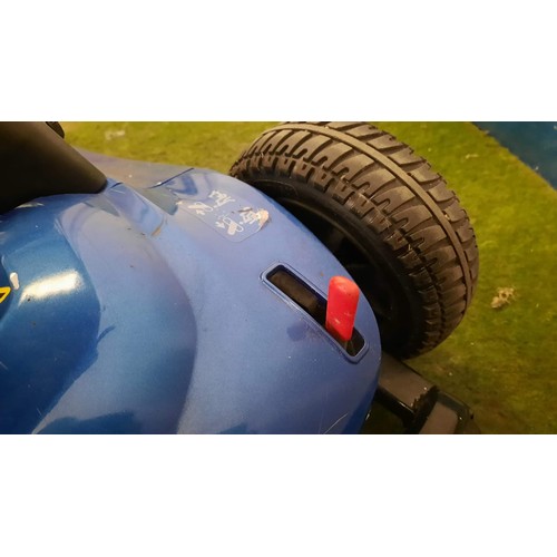 244 - MOBILITY SCOOTER IN BLUE WORKING BUT HAS no charger