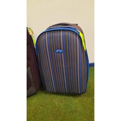 250 - TRAVEL LUGGAGE