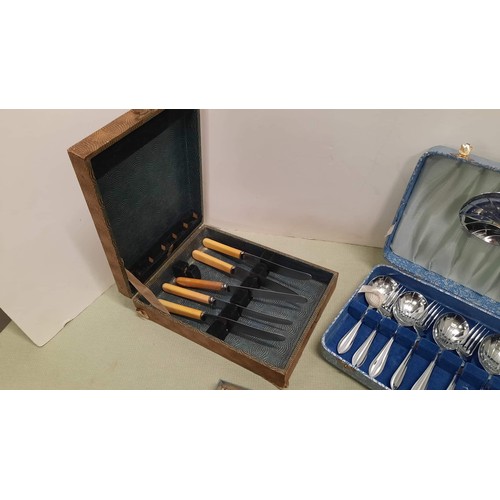 20 - collection of flat ware boxed