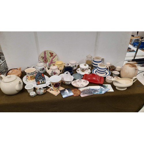 84 - mixed kitchen table ware