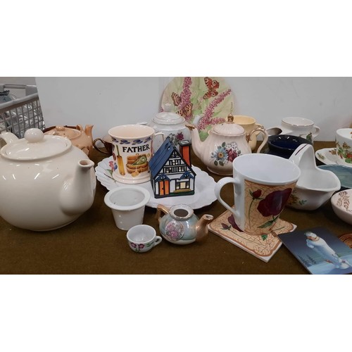 84 - mixed kitchen table ware