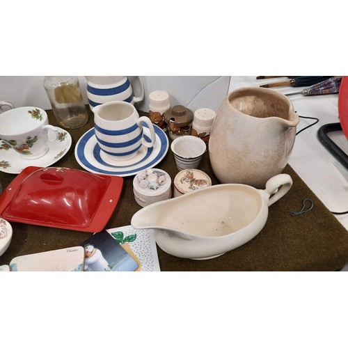 84 - mixed kitchen table ware