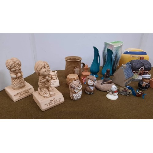 72 - mixed decorative items