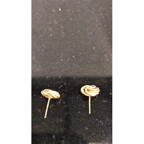 187 - 9ct gold earrings weight 0.53g