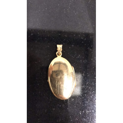 178 - 18ct gold locket weight 11.17g