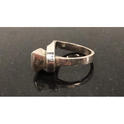 209 - 835 silver ring weight 6.43g