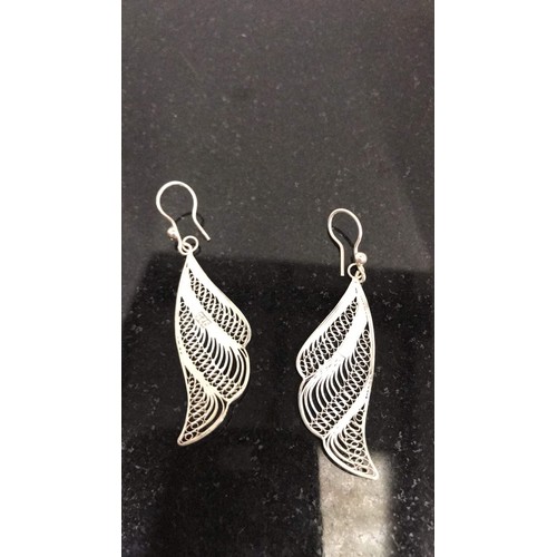 151 - Silver feather earrings weight 4.10g