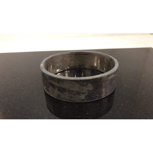 175 - Silver bangle weight 44.11g