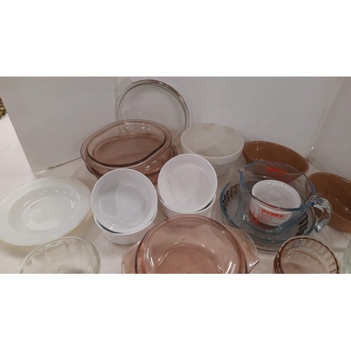 288 - MIXED KITCHEN GLASS COOK WARE