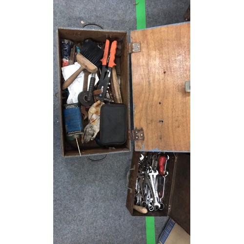 435 - COLLECTION OF WOODEN BOXES AND MIXED TOOLS