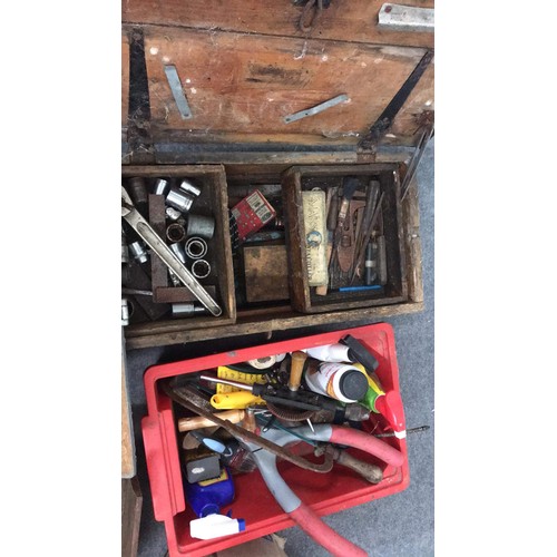 435 - COLLECTION OF WOODEN BOXES AND MIXED TOOLS