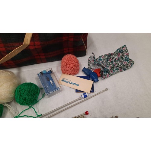 337 - TARTEN CASE OF KNITTING NEEDLES AND WOOL