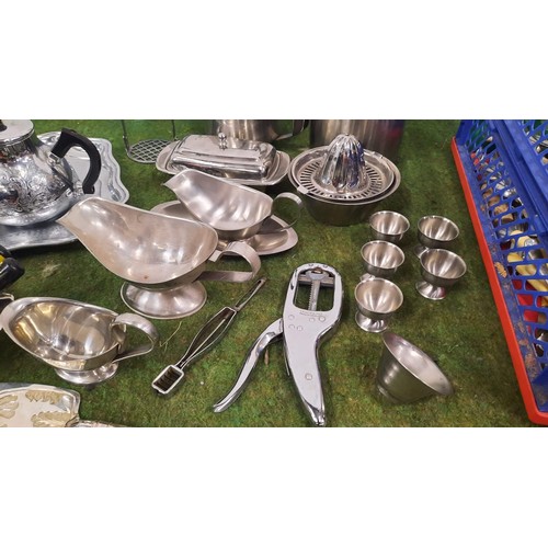 324 - MIXED METAL WARE AND CUTLERY