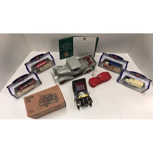 44 - boxed vintage vehicle models by Oxford, clock austin car & large detailed american truck ( wheel... 