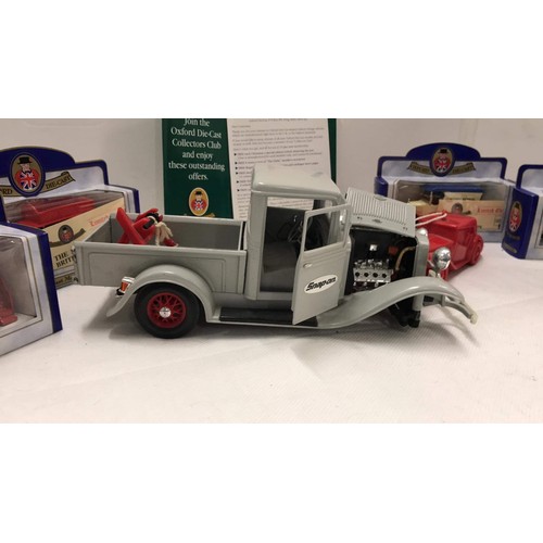 44 - boxed vintage vehicle models by Oxford, clock austin car & large detailed american truck ( wheel... 