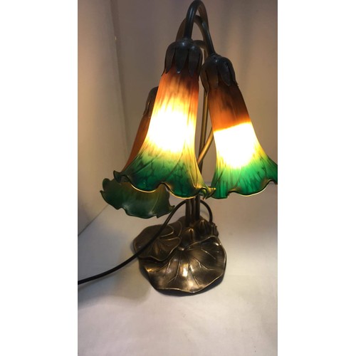 381 - Flower LILY style lamp