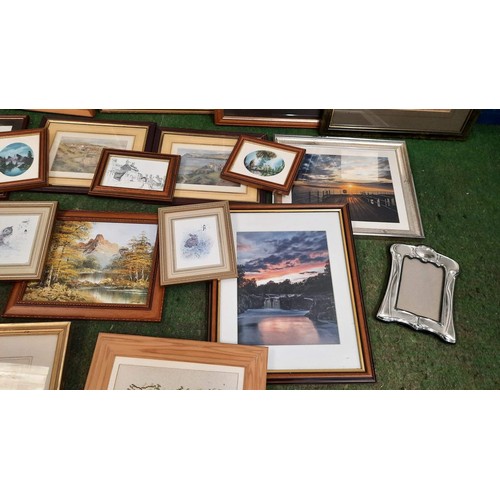 375 - MIXED PRINTS AND FRAMES