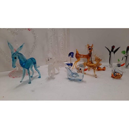 469 - MIXED GLASS FIGURES