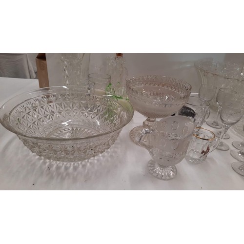 468 - MIXED GLASS TABLE WARE