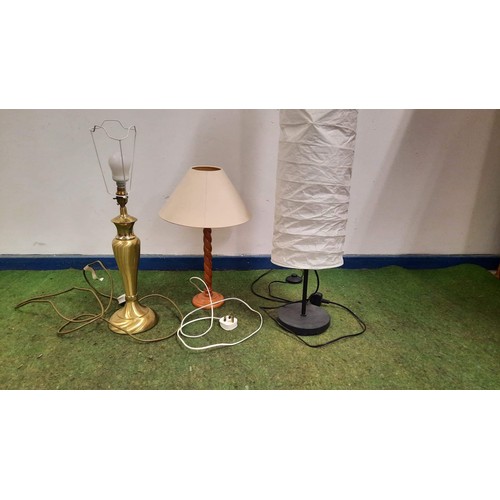 125 - MIXED LAMPS