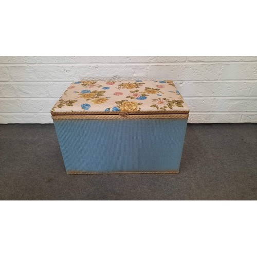 107 - BLANKET BOX