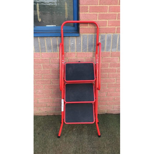 418 - RED STEP LADDER